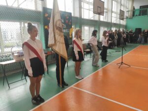 Widok pocztu sztandarowego