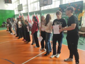 Uczniowie uczestniczą w konkursie