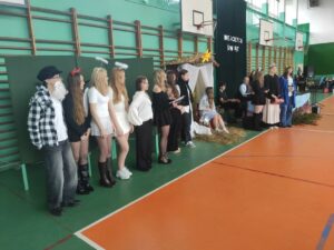 Uczestnicy odgrywający jasełka